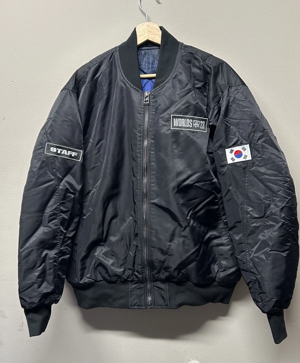 LEAGUE OF LEGENDS 2023 World Championships Korea Staff Bomber Jacket Large Riot image 1
