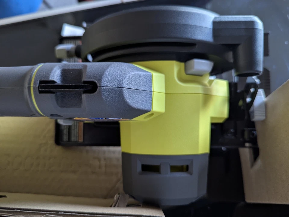 The NEW Ryobi  18V PCL400 "Atomic" Compact 4 1/2"+3-5"Circular Saw cut Anything  - Image 2 of 3