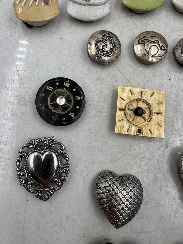 Vintage Mixed Lot Heart Novelty Lapel Pins Silver Tone Metal Art Deco Food Theme - Image 4 of 4