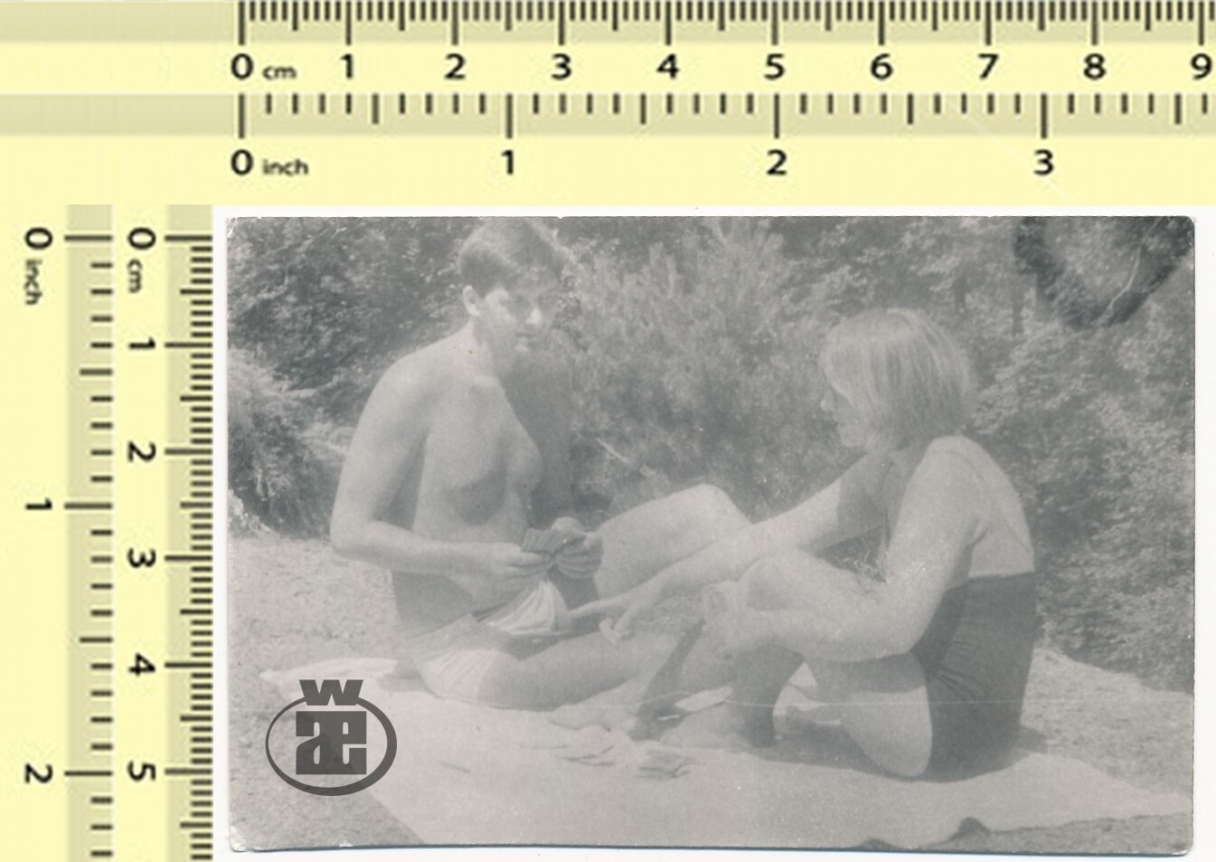 #013 Couple Playing Cards on Beach, Woman & Man Abstract Error old photo orig.
