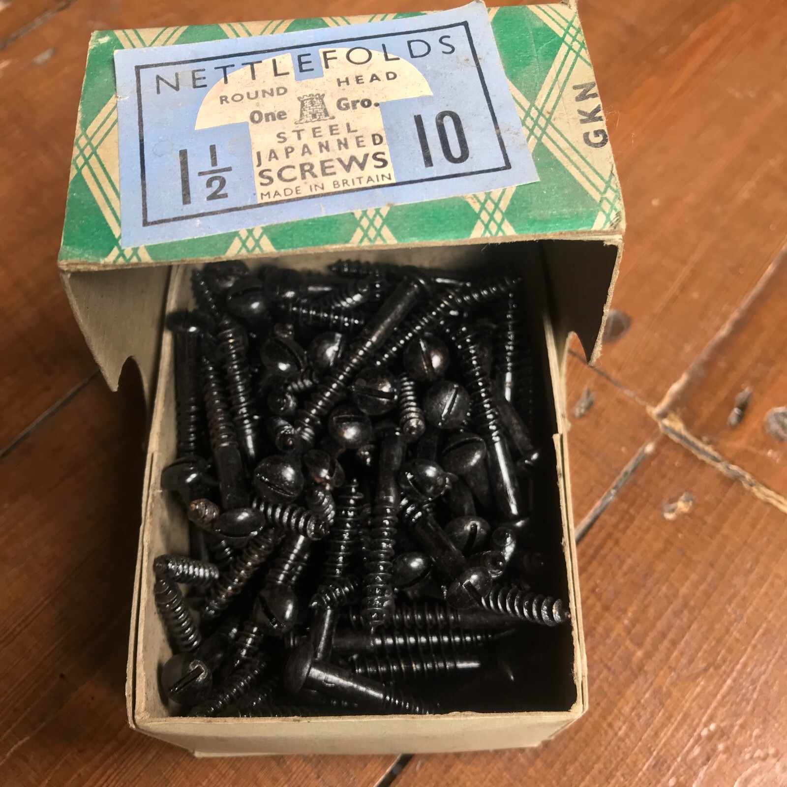 GKN NETTLEFOLDS BLACK JAPANNED ROUND SLOTTED STEEL WOOD SCREWS VARIOUS