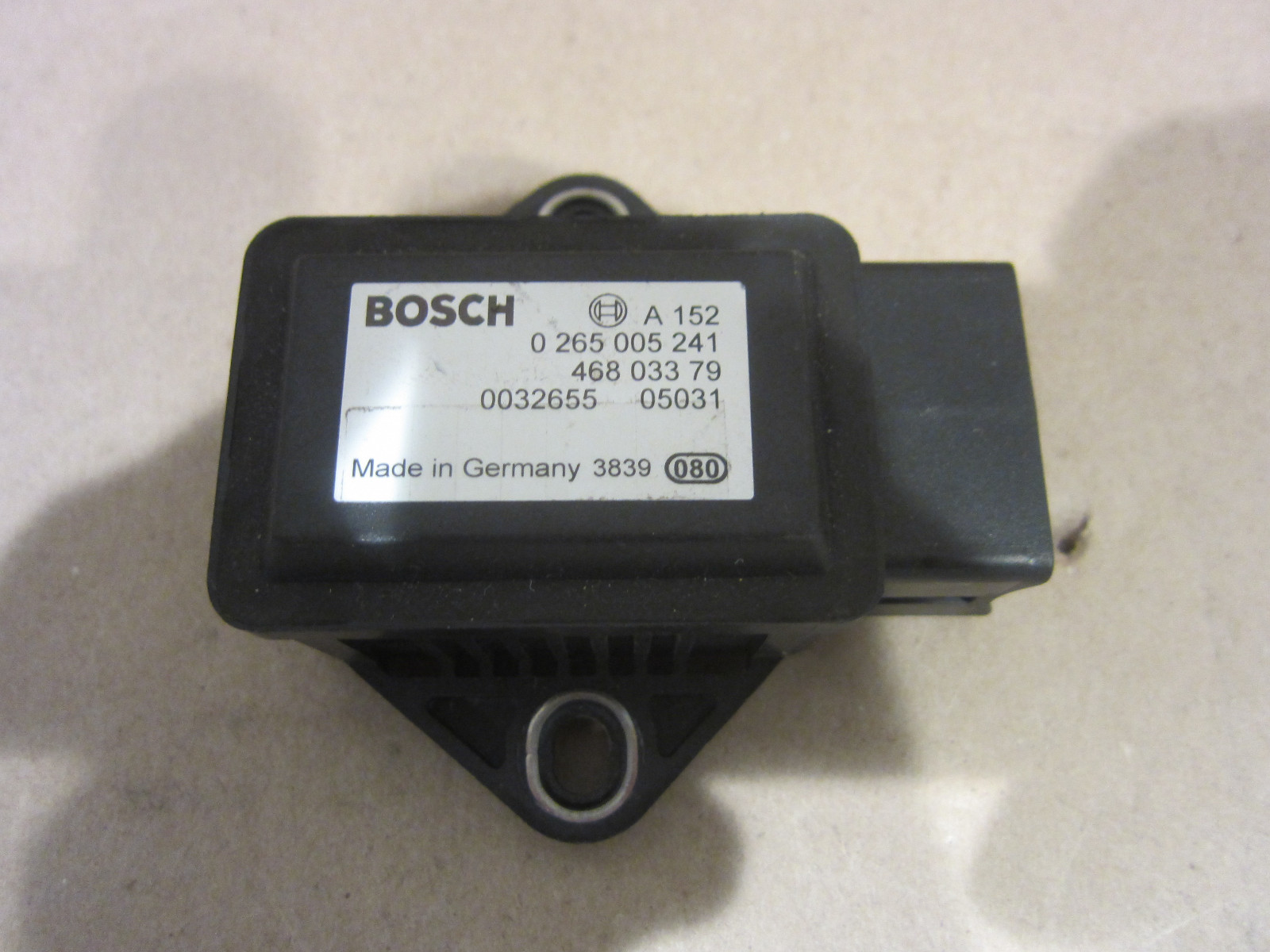 Maserati Quattroporte 4200 - YAW Rate Sensor / (USED) -  P/N 188172