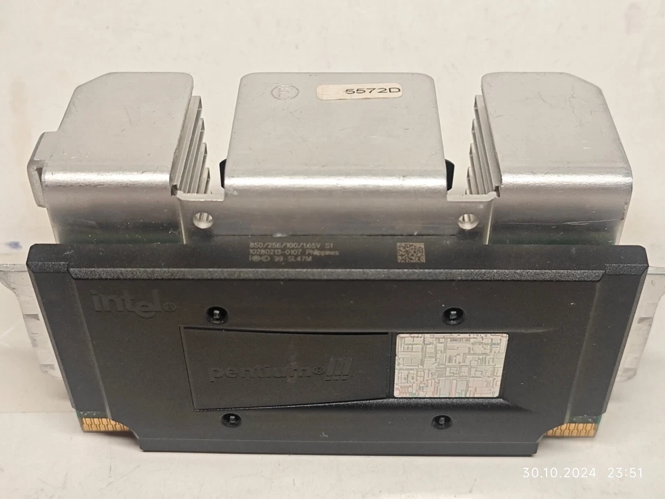 Slot 1 Intel Pentium III Coppermine CPU 850 MHz SL47M 100 Mhz Bus 1.65v TESTED - Image 2 of 4