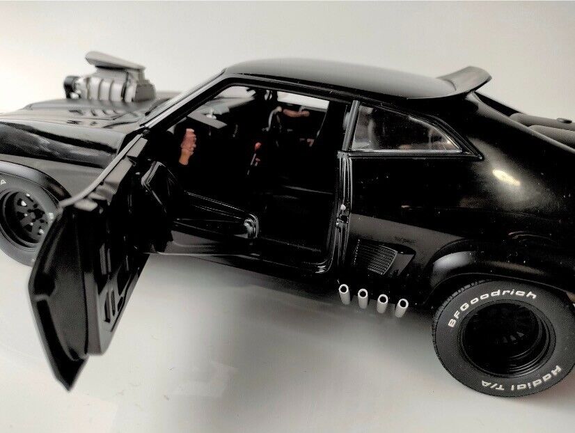Mad Max 2 Diecast Car 1/18 The Road Warrior Interceptor Mad Max 2 Diecast Car 1/18 The Road Warrior Interceptor