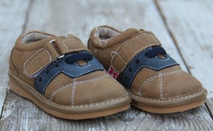 size 4 baby walking shoes