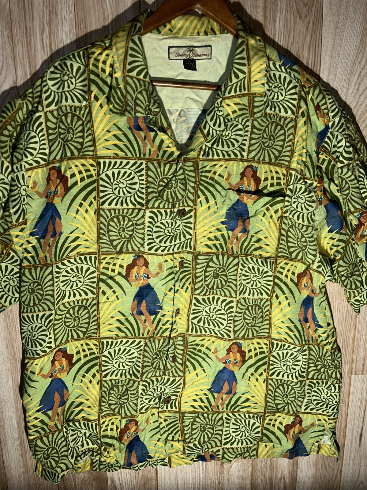 Tommy Bahama Shirt Mens XL Hawaiian Luau Hula Girl Dancer Tropical Silk