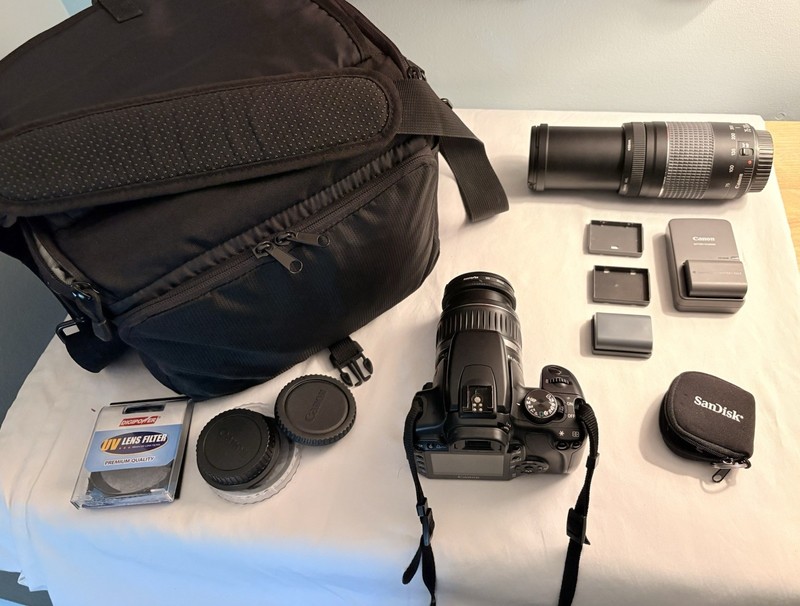 CANON EOS 400D Rebel XTi Digital Camera W/LOTs Of Accessories "Works Great"