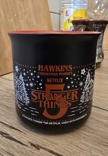 Stranger Things 5 Tasse Glühweintasse Hawkins Christmas Market Berlin (limited)