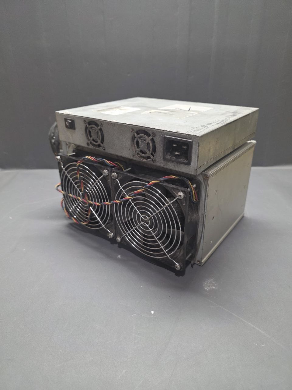 EBANG Ebit E12 Bitcoin Miner ASIC w/ Gospower 3100W PSU AS-IS