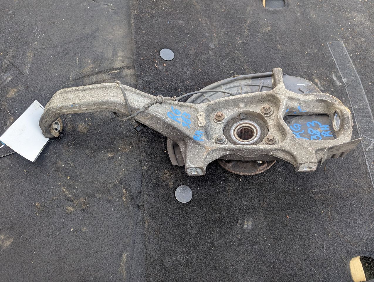 2014 - 2017 MASERATI GHIBLI PASSENGER FRONT SPINDLE 