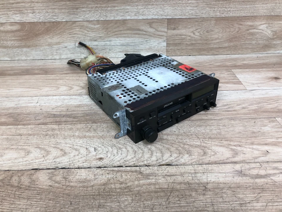 JAGUAR OEM XJ6 XJ12 REPRODUCTOR DE CASSETTE RADIO CINTA RECEPTOR ESTÉREO UNIDAD PRINCIPAL 80-87 Foto 2 de 4