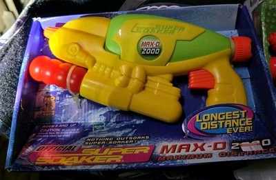 Hasbro Super Soaker MAX-D 2000 Air Pressure Water Gun Toy Ages 8+
