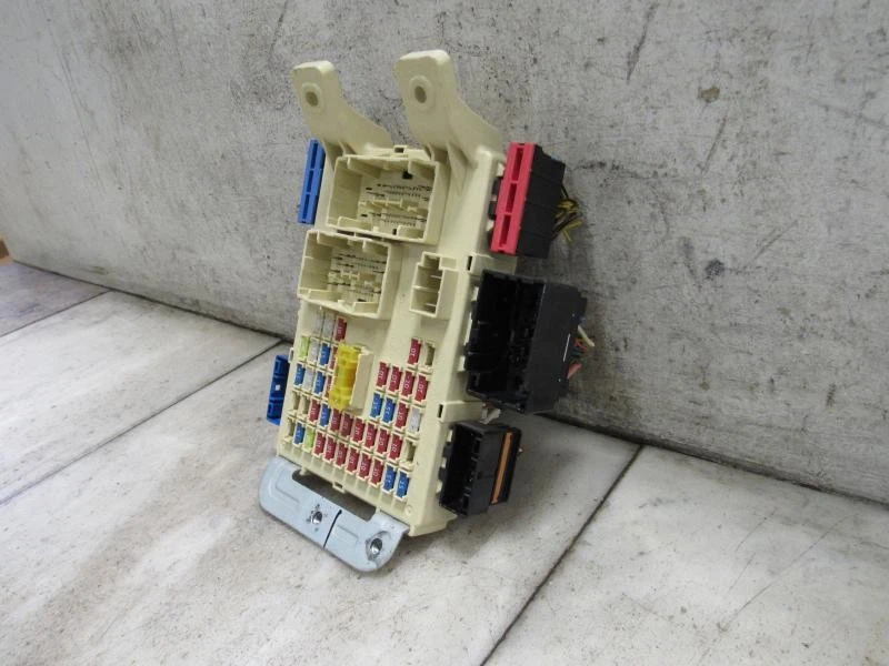KIA RIO 2014 caja de fusibles de cabina Foto 2 de 4