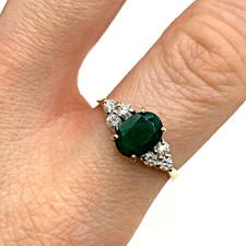 9 ct Gold Emerald & CZ Cluster Accent Ring 9k 375 Yellow Gold - Size O 1/2