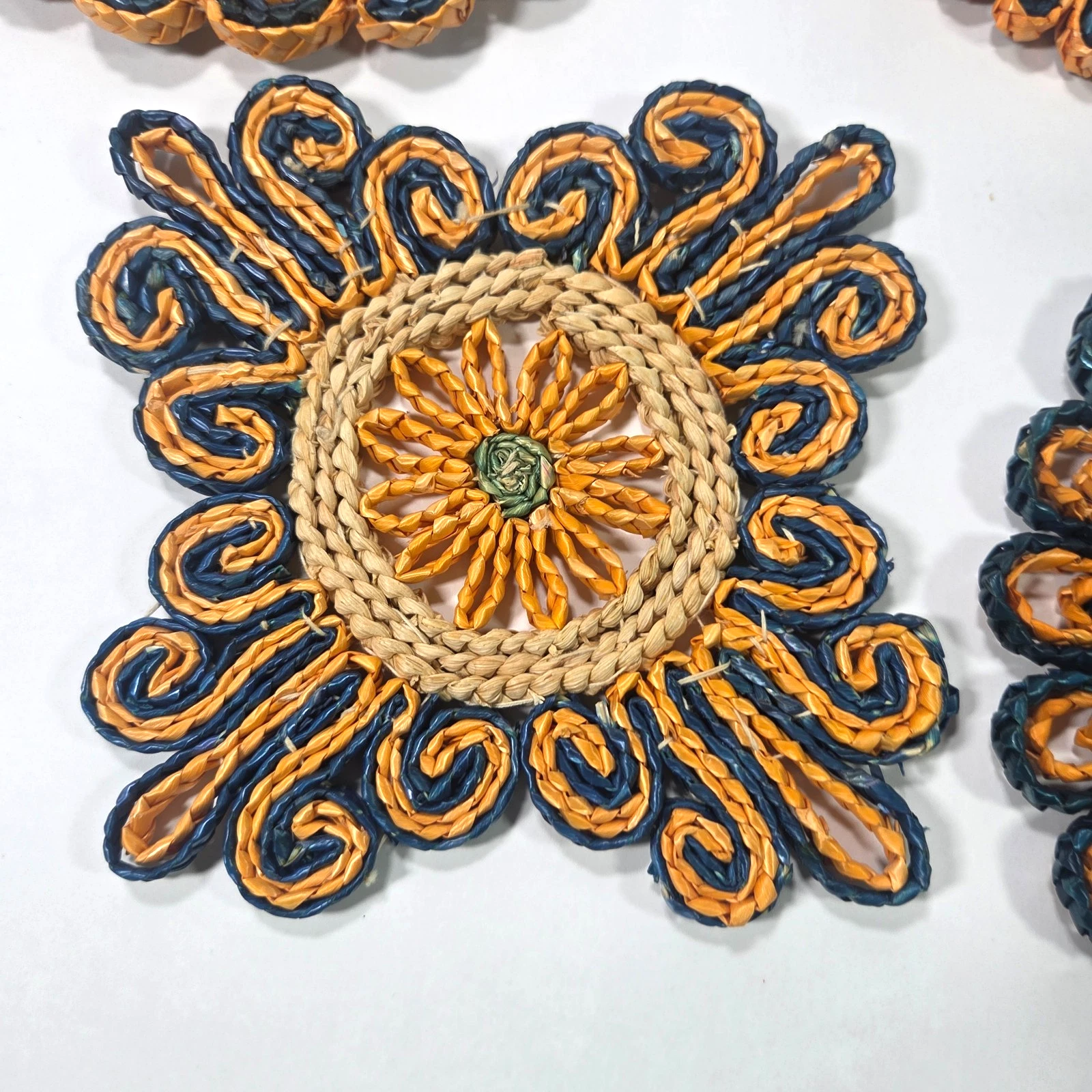 Vintage Woven Raffia Trivets Set 4 Floral Hot Pads Boho MCM Straw Wall Decor - product detail image 3