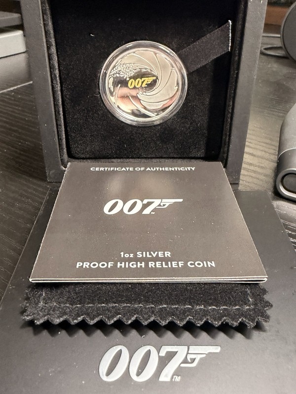 2020 James Bond 007 High Relief Proof 1oz .999 Silver Coin w Box & Certificate