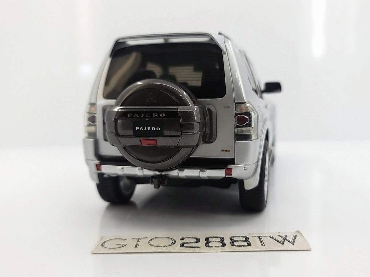 Motorhelix MH 1:18 scale Mitsubishi Pajero 2017 V87(3 Doors) Cool