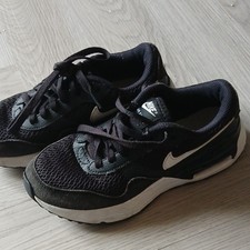 Nike Air Max Black/White Low Top Lace-Up Trainers Teens UK 3