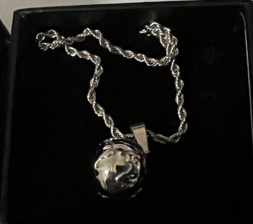 Haraves Globe pendant with chain Silver plated New boxed - Picture 18 of 24