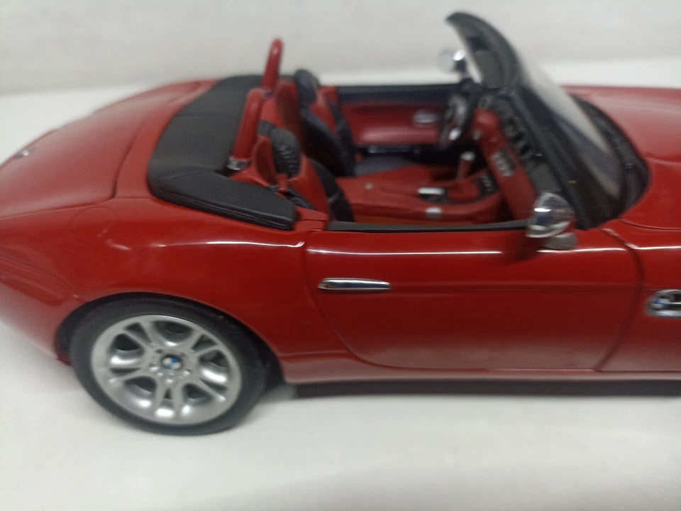 BMW Z8 E52 Cabriolet Convertibile Rosso Kyosho Diecast Scala 1/18-Y1-H13 - Immagine 3 di 4