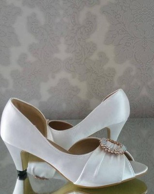 bridesmaid kitten heels