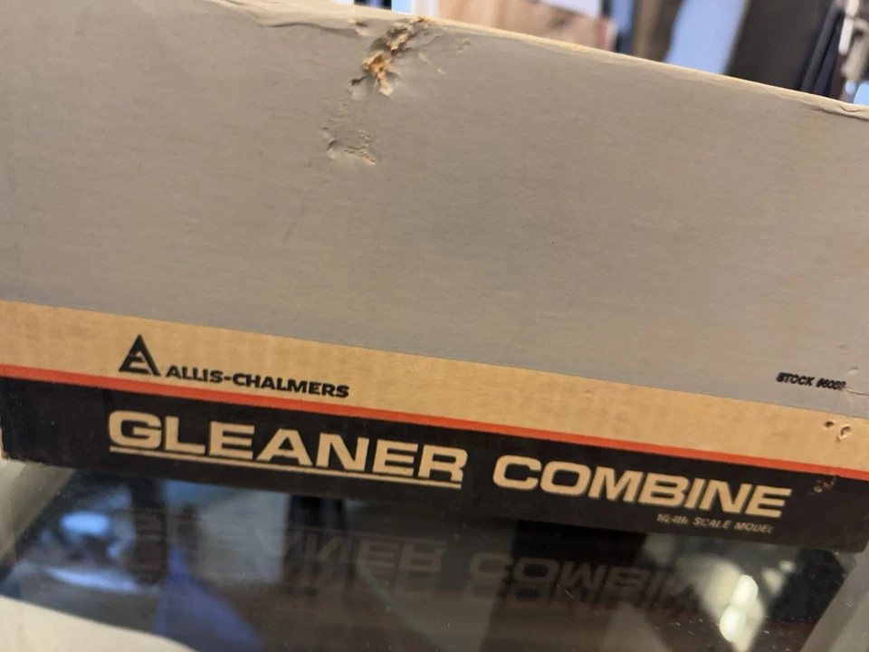1/24 ALLIS-CHALMERS GLEANER N6 COMBINE - Image 2 of 4