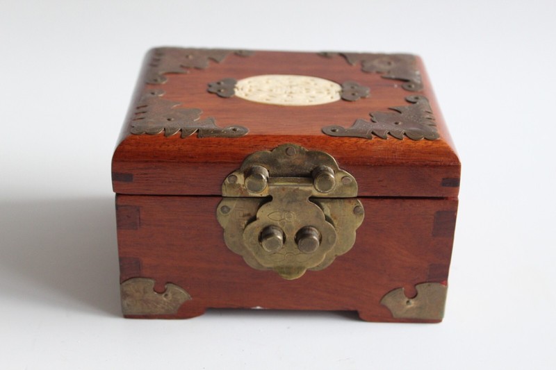 Vintage Antique Chinese Lacquered Wood Jewelry Box With Embossed Asian Carving