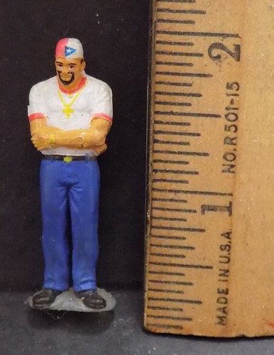 O SCALE / UNBRANDED / 2" RESIN FIGURE / STANDING MAN / GOOD DETAIL / PARTS - Picture 2 of 2