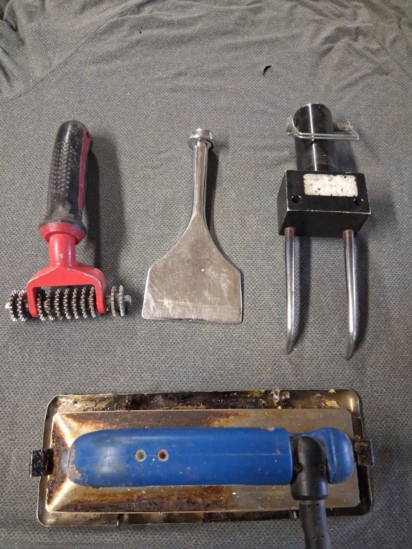 Carpet Installation Tools.  Gundlach 747 Double Stretcher Hook, Beamer Etc.