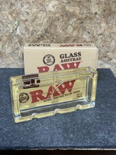 RAW Rolling Papers Classic 1 1/4 Design Glass Ashtray