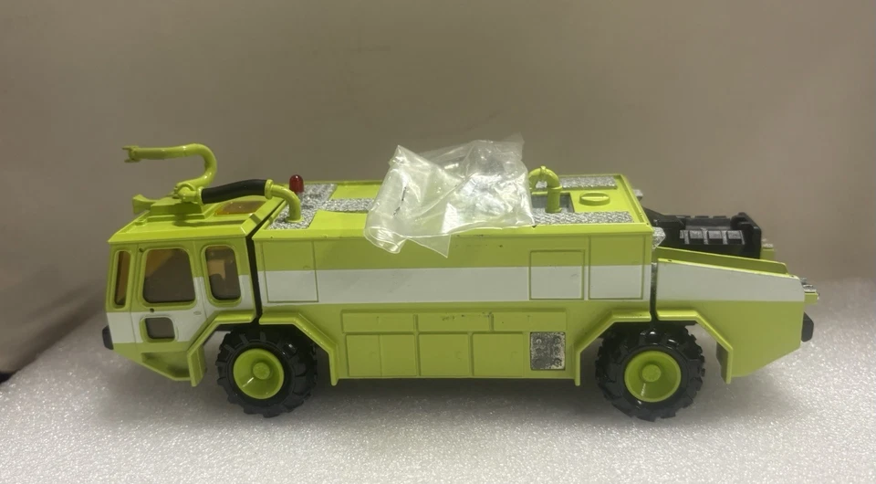 Réplica de camión Emergency One Airport Fire Crash - 1/50 CONRAD #5507 ALEMANIA Foto 2 de 4