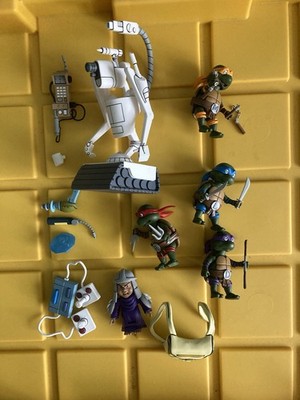 Neca Teenage Mutant Ninja Turtles Cartoon Accessory Set