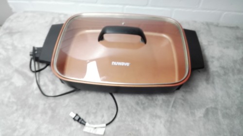 Nuwave Medley XL 16 inch Digital Electric Skillet - Clean - Picture 2 of 10