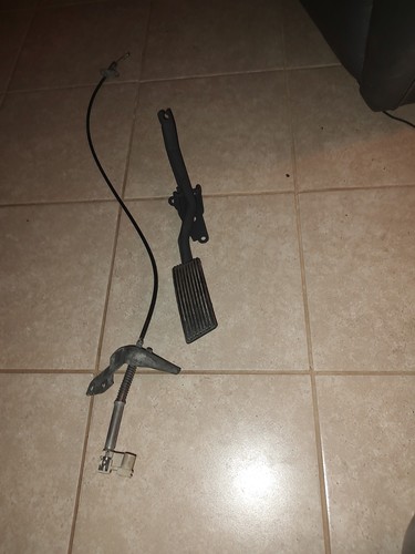 87-93 Ford Mustang Accelerator Cable w/ Bracket And Gas Pedal  5.0 302 OEM