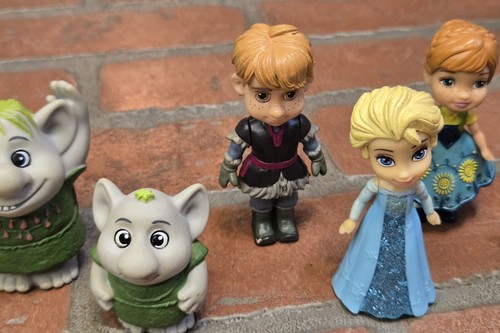 Disney Frozen Mixed Lot Of 8 PVC Plastic Figures Olaf Elsa Anna Kristoff 3" - Picture 7 of 7