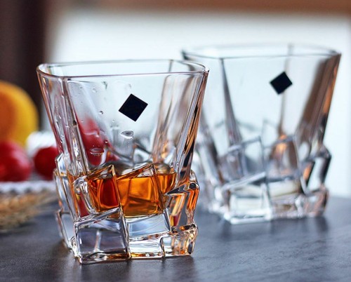 7 Piece Ice Cube Design Glass Whisky Decanter And Cup Set 1 Decanter + 6 Cups - Picture 12 of 12