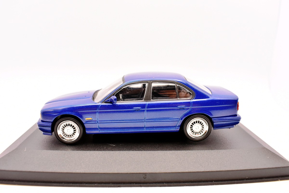 BMW M5 ミニカー 1/43 ブルー 1/43 Scale BMW M5 F90 (Vodoo Blue) 2022 Diecast Model Car by