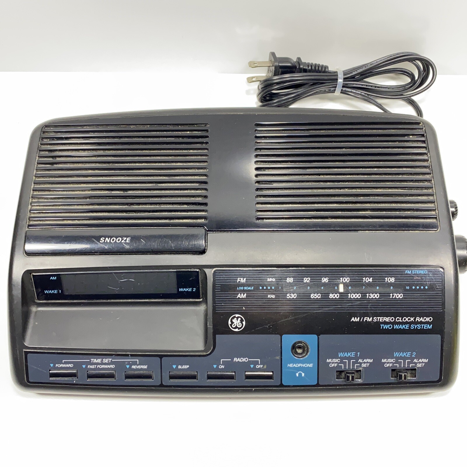 Vintage General Electric AM/FM Stereo Alarm Clock Radio 7-4664A Two ...