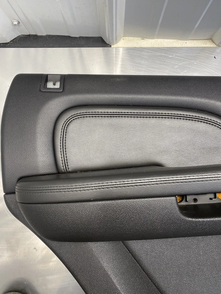 Panel de puerta interior lateral del conductor trasero GM CADILLAC ESCALADE 2007-14 USADO LH Foto 2 de 4