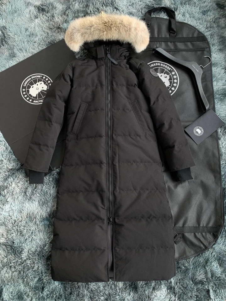Canada Goose Black Mystique parka 3035L Women's down jacket - Image 3 of 4