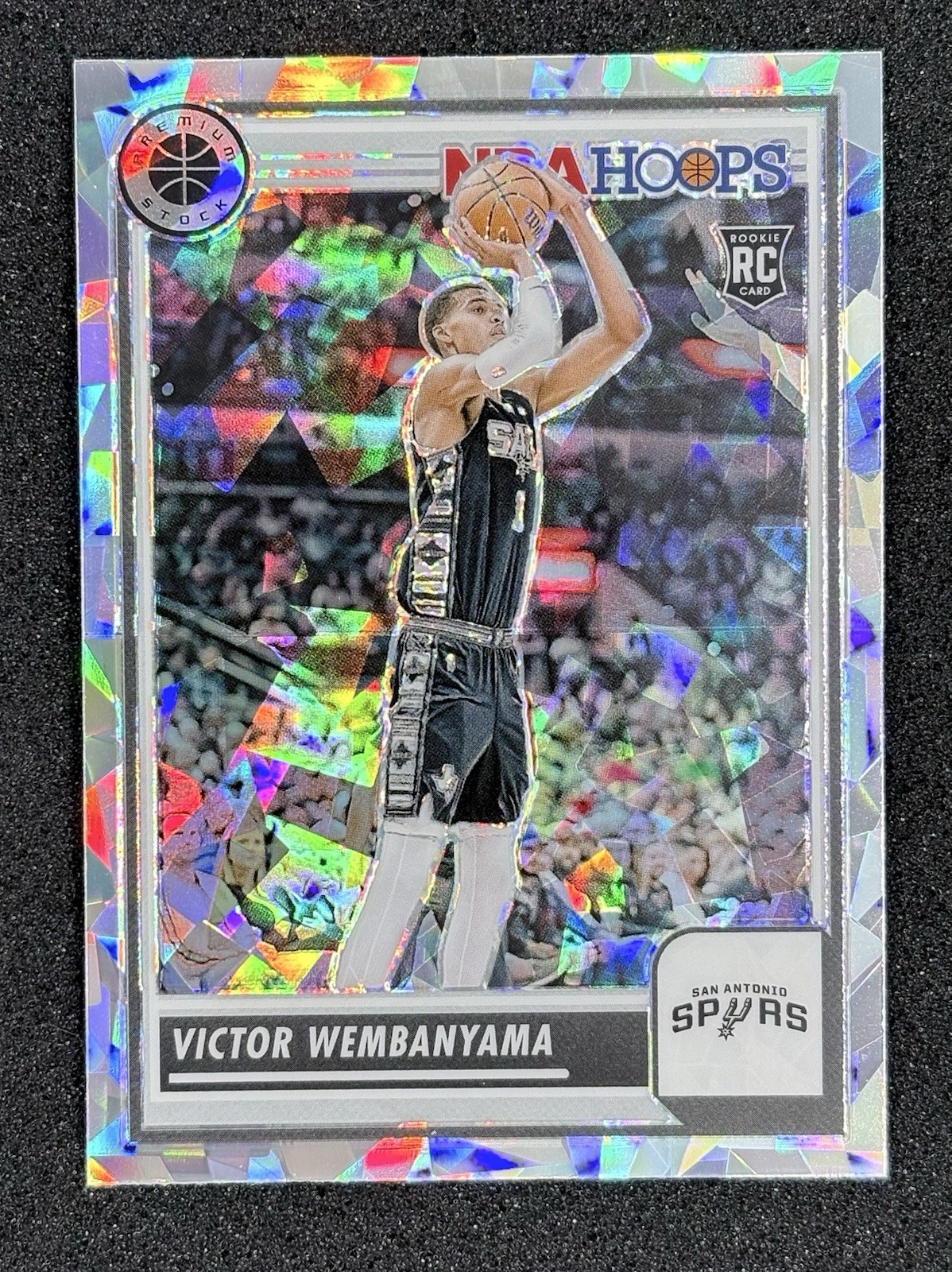 Victor Wembanyama 2023-24 NBA Hoops Premium Stock Cracked Ice Prizm RC #108