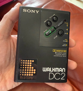 ポータブルプレーヤー SONY WALKMAN WM-DC2 Sony WM-DC2 Walkman Cassette Player AMORPHOUS HEAD EXCELLENT