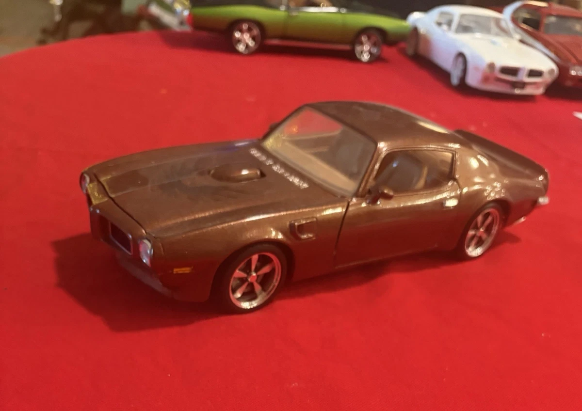 ERTL American Muscle Pontiac Firebird Trans Am Contemporary