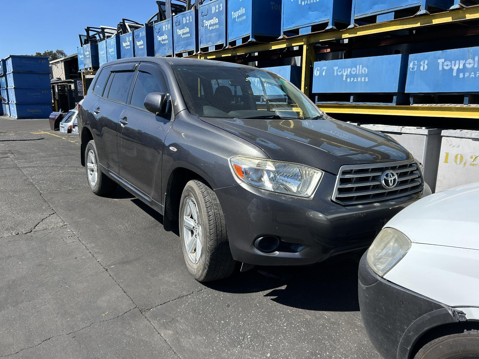 Toyota Kluger Right Rear Door 1/4 Glass GSU40 05/2007-02/2014 - thumbnail 2