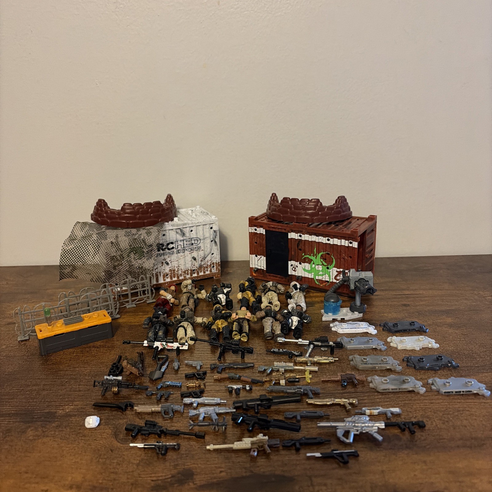 Huge Lot Mega Bloks Construx Call of Duty Figures Weapons,Ge