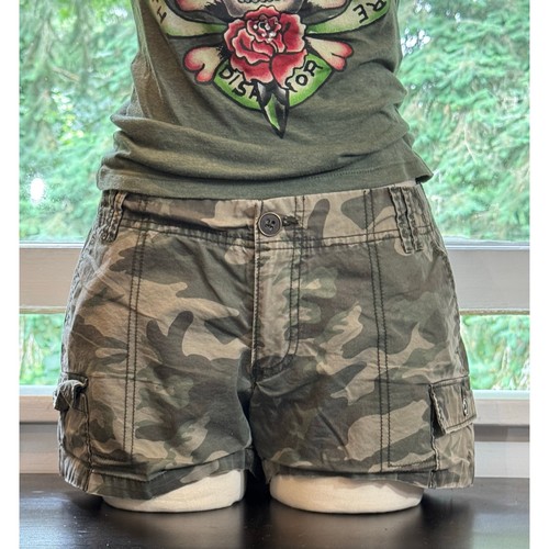 Old Navy Damen Cargo Camo Shorts Gr. 8