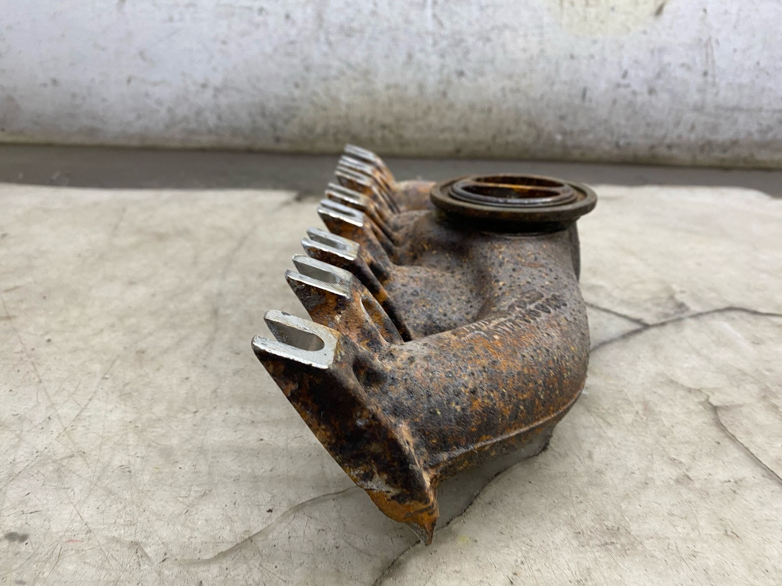 2020-2025 ASTON MARTIN DBX 4.0L V8 LEFT ENGINE EXHAUST MANIFOLD 1771400109 OEM