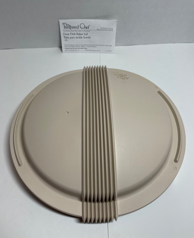 Pampered Chef Deep Dish Baker Lid