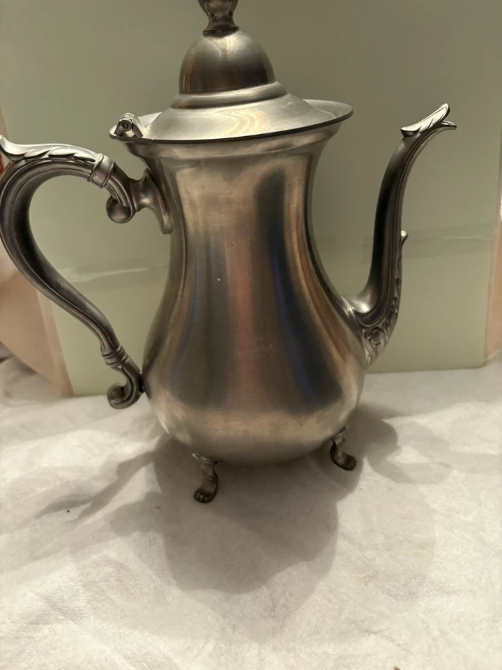 Tetera de peltre Preisner de colección patrón # 2061 y 2062 tapa con bisagras. Pequeña abolladura en el lateral Foto 2 de 4