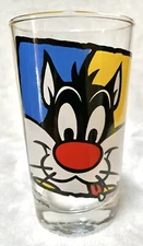 Vintage 1994 Looney Tunes Sylvester and Tweety Bird 4.5in Juice Glass Preowned